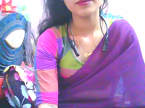 Snapshot of night_queeen7 chatting on October 2025 07:05:02 PM night queeen7 online show from October 2025 07:05:02 PM