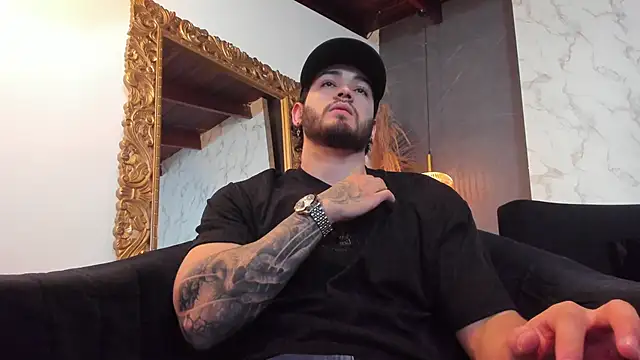 Snapshot of ElianKeiser chatting on November 2025 12:23:02 PM ElianKeiser online show from November 2025 12:23:02 PM