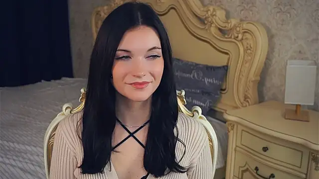 BettieBourque online show from October 2025 05:43:01 PM