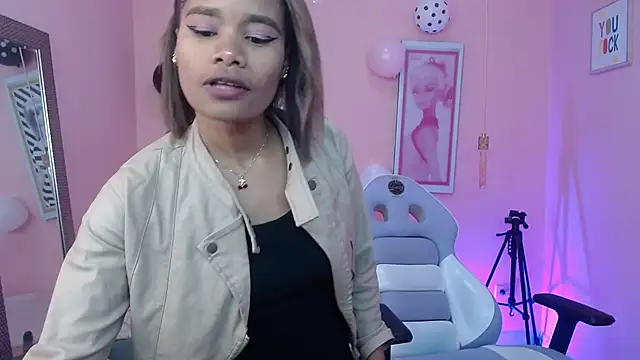 Snapshot of ingrid03_taffur chatting on November 2025 01:35:02 PM ingrid03 taffur online show from November 2025 01:35:02 PM