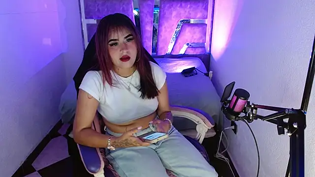 ivoni online show from October 2025 06:27:02 PM