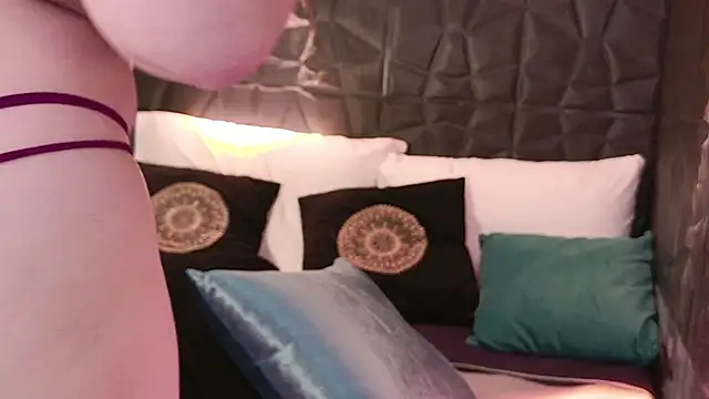 Snapshot of Hurrem99 chatting on October 2025 08:08:01 PM Hurrem99 online show from October 2025 08:08:01 PM