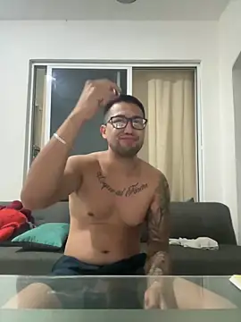 peloando22 online show from October 2025 12:01:02 AM