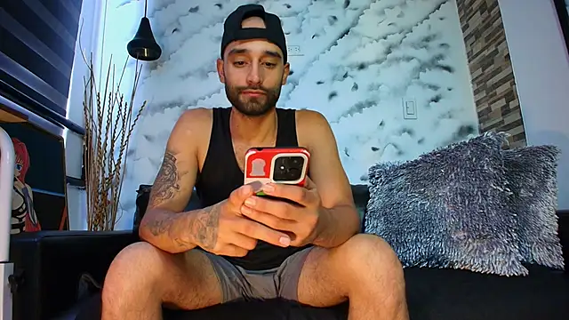 Snapshot of Max_Miller_S chatting on October 2025 07:01:02 PM Max Miller S online show from October 2025 07:01:02 PM