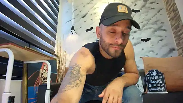 Snapshot of Max_Miller_S chatting on October 2025 06:40:02 PM Max Miller S online show from October 2025 06:40:02 PM