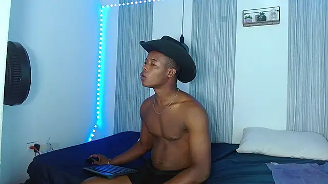 Snapshot of Dark_stallionX chatting on October 2025 02:45:02 AM Dark stallionX online show from October 2025 02:45:02 AM