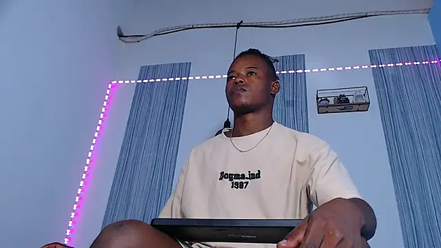 Snapshot of Dark_stallionX chatting on November 2025 07:19:02 PM Dark stallionX online show from November 2025 07:19:02 PM