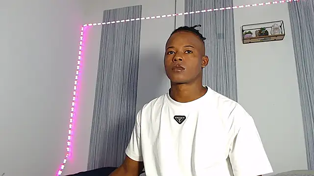 Snapshot of Dark_stallionX chatting on November 2025 06:29:01 PM Dark stallionX online show from November 2025 06:29:01 PM