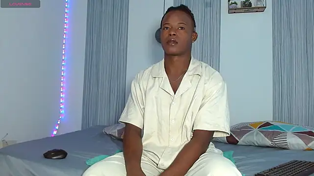 Snapshot of Dark_stallionX chatting on November 2025 06:28:02 PM Dark stallionX online show from November 2025 06:28:02 PM