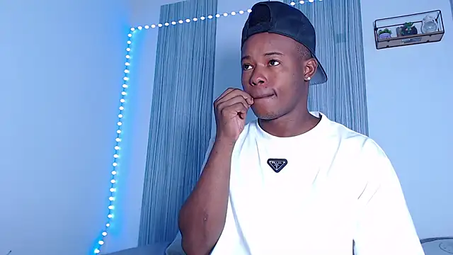 Snapshot of Dark_stallionX chatting on November 2025 10:01:02 PM Dark stallionX online show from November 2025 10:01:02 PM