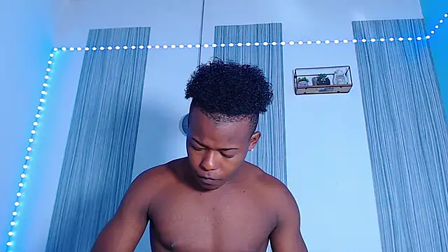 Snapshot of Dark_stallionX chatting on November 2025 03:21:02 AM Dark stallionX online show from November 2025 03:21:02 AM