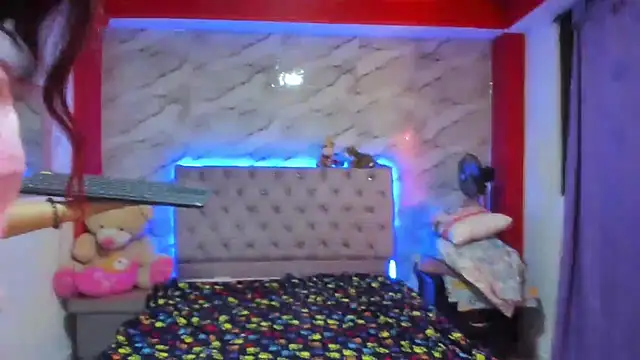 Stefany Andruw online show from November 2025 01:44:02 PM