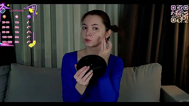 Snapshot of Show_Ray chatting on November 2025 07:58:01 PM Show Ray online show from November 2025 07:58:01 PM