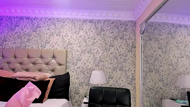 Clohe Bell online show from February 2026 12:10:01 PM