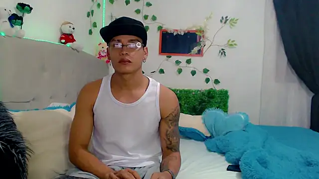 Snapshot of Piliphe_latin chatting on October 2025 05:03:02 AM Piliphe latin online show from October 2025 05:03:02 AM