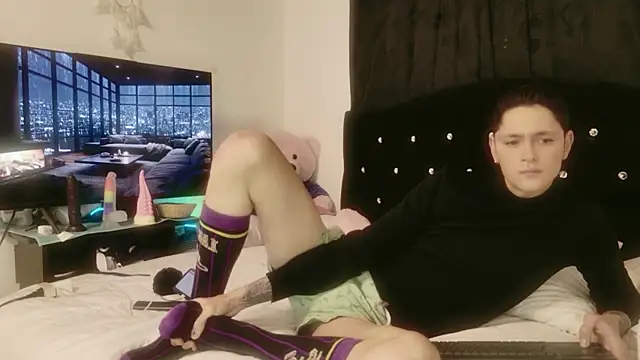 Snapshot of Tyler_cat chatting on October 2025 10:59:02 AM Tyler cat online show from October 2025 10:59:02 AM