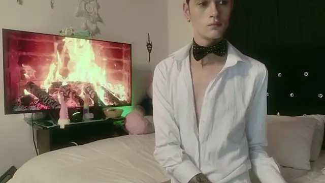 Snapshot of Tyler_cat chatting on October 2025 12:09:02 PM Tyler cat online show from October 2025 12:09:02 PM