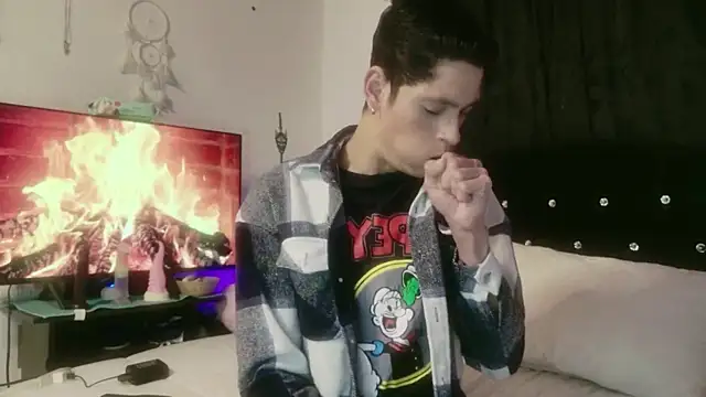 Snapshot of Tyler_cat chatting on October 2025 09:22:02 AM Tyler cat online show from October 2025 09:22:02 AM