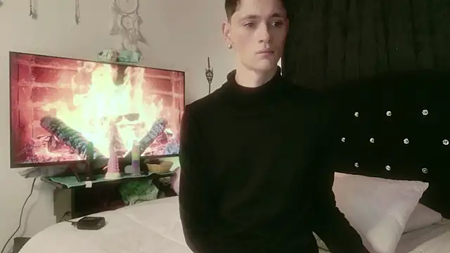 Snapshot of Tyler_cat chatting on November 2025 03:03:01 PM Tyler cat online show from November 2025 03:03:01 PM