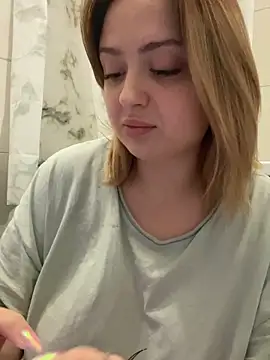 Snapshot of KellyMoors chatting on October 2025 11:33:02 AM KellyMoors online show from October 2025 11:33:02 AM