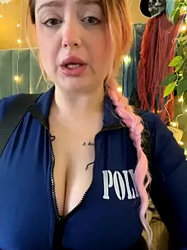 Snapshot of KellyMoors chatting on October 2025 01:09:02 AM KellyMoors online show from October 2025 01:09:02 AM