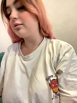 Snapshot of KellyMoors chatting on November 2025 09:31:01 AM KellyMoors online show from November 2025 09:31:01 AM