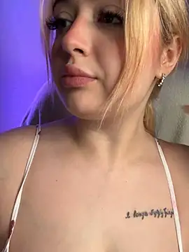 KellyMoors online show from May 2026 07:02:02 AM