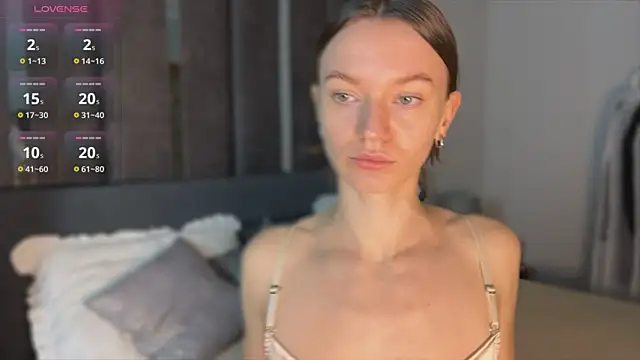 EvaToniz online show from December 2025 01:14:02 AM