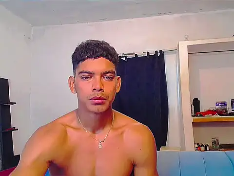 Snapshot of theMyke101 chatting on June 2026 12:44:02 PM theMyke101 online show from June 2026 12:44:02 PM