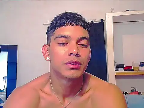 Snapshot of theMyke101 chatting on June 2026 04:05:01 AM theMyke101 online show from June 2026 04:05:01 AM
