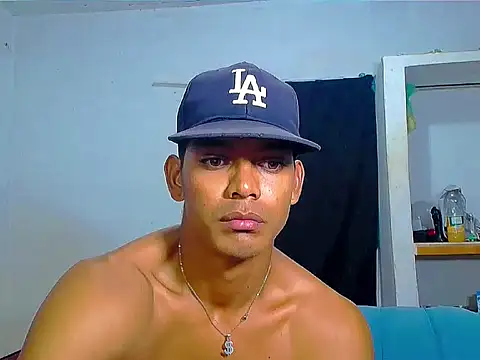 Snapshot of theMyke101 chatting on June 2026 12:04:02 AM theMyke101 online show from June 2026 12:04:02 AM