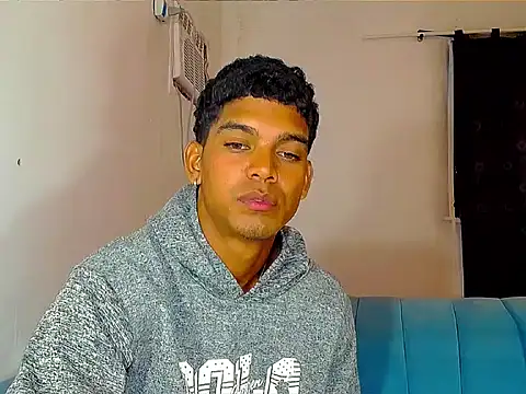 Snapshot of theMyke101 chatting on August 2026 02:02:02 AM theMyke101 online show from August 2026 02:02:02 AM