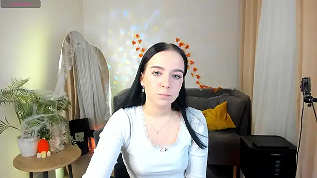 Avelyne  online show from October 2025 09:02:02 PM