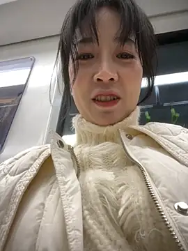 Snapshot of yourkeer chatting on December 2025 09:18:01 AM yourkeer online show from December 2025 09:18:01 AM