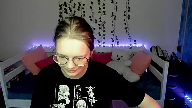 Snapshot of shy_elina01 chatting on October 2025 10:38:01 AM shy elina01 online show from October 2025 10:38:01 AM