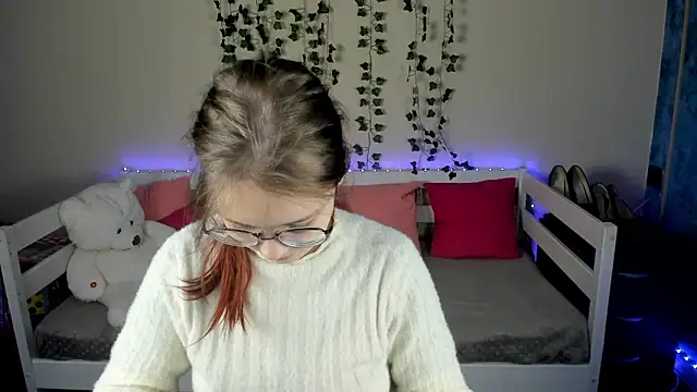 Snapshot of shy_elina01 chatting on October 2025 10:27:02 AM shy elina01 online show from October 2025 10:27:02 AM