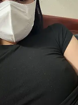 Snapshot of Linh5790 chatting on December 2025 06:48:02 PM Linh5790 online show from December 2025 06:48:02 PM