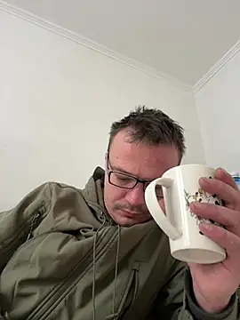 viktor1992-1-1 online show from February 2026 07:59:02 AM