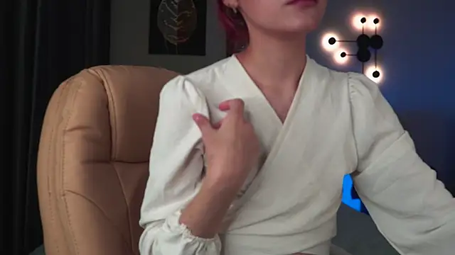 ElizabethMilller  online show from October 2025 10:18:01 PM