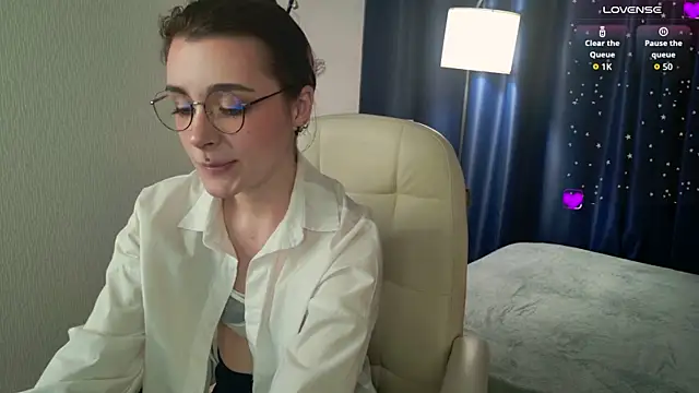 ElizabethMilller  online show from June 2026 09:46:01 PM
