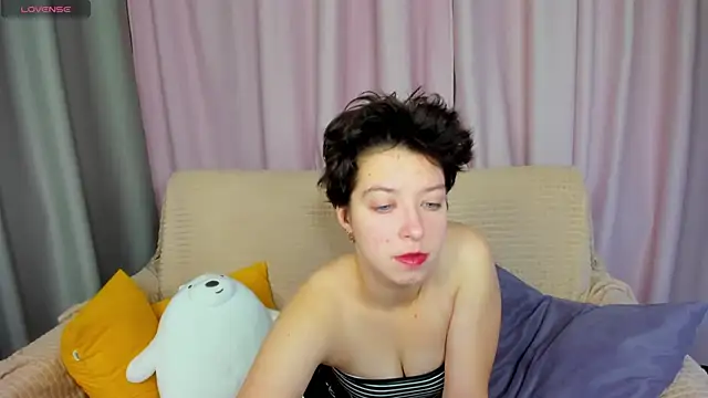 Sara Frayer online show from November 2025 01:17:01 AM