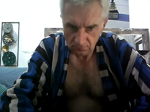 Snapshot of Vintermelon2 chatting on October 2025 06:32:02 AM Vintermelon2 online show from October 2025 06:32:02 AM