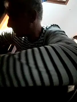 Snapshot of Vintermelon2 chatting on October 2025 11:25:02 PM Vintermelon2 online show from October 2025 11:25:02 PM