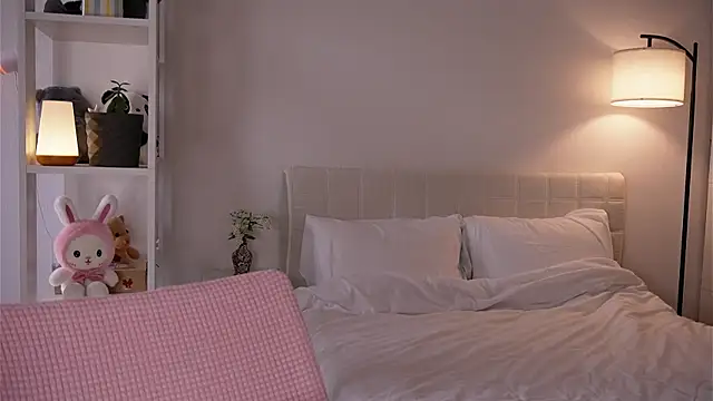 yourlittlesunrise  online show from May 2026 04:52:01 AM