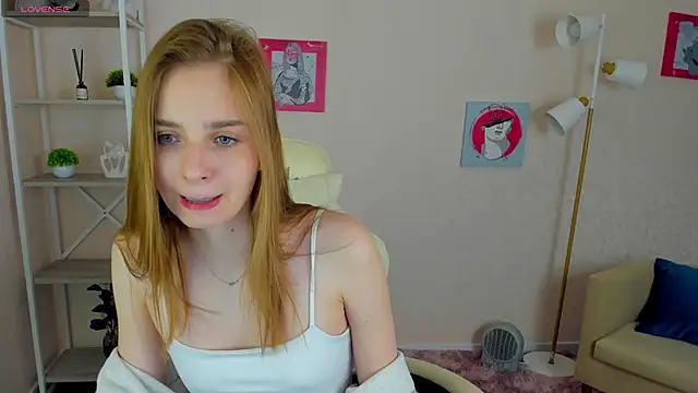 Snapshot of L1na_Reeds chatting on October 2025 01:09:01 AM L1na Reeds online show from October 2025 01:09:01 AM