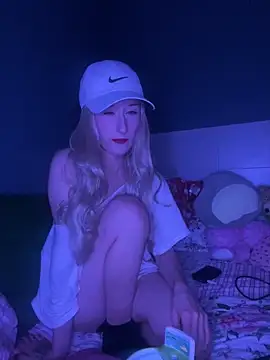 Snapshot of meadowmoon3 chatting on April 2026 03:26:01 AM meadowmoon3 online show from April 2026 03:26:01 AM