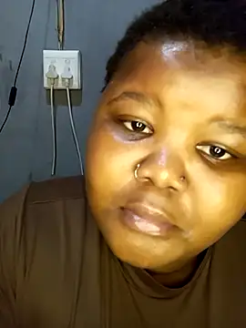 LadyBear2002 online show from October 2025 04:44:01 AM