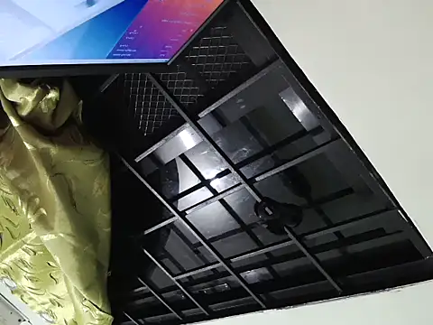 Snapshot of TeaseNPlease_13 chatting on November 2025 01:43:01 PM TeaseNPlease 13 online show from November 2025 01:43:01 PM