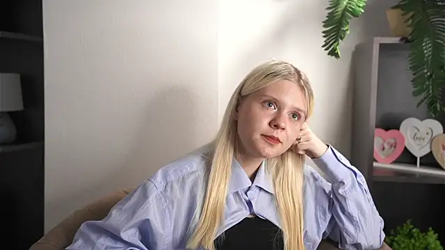Snapshot of AngelDiesel chatting on October 2025 05:27:01 AM AngelDiesel online show from October 2025 05:27:01 AM