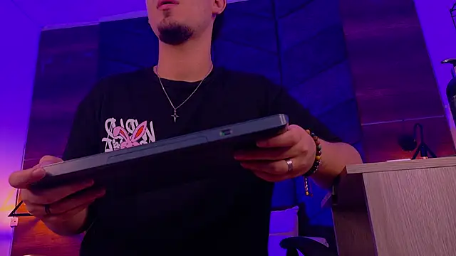 Snapshot of LiamThunder05_ chatting on November 2025 03:07:01 AM LiamThunder05 online show from November 2025 03:07:01 AM